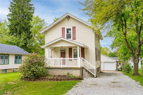 198 Stratford Ave, Wadsworth, OH, 44281-1228 | Card Image