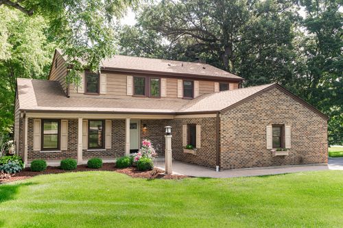 40W630 Winchester Way, St. Charles, IL, 60175-8451 | Card Image