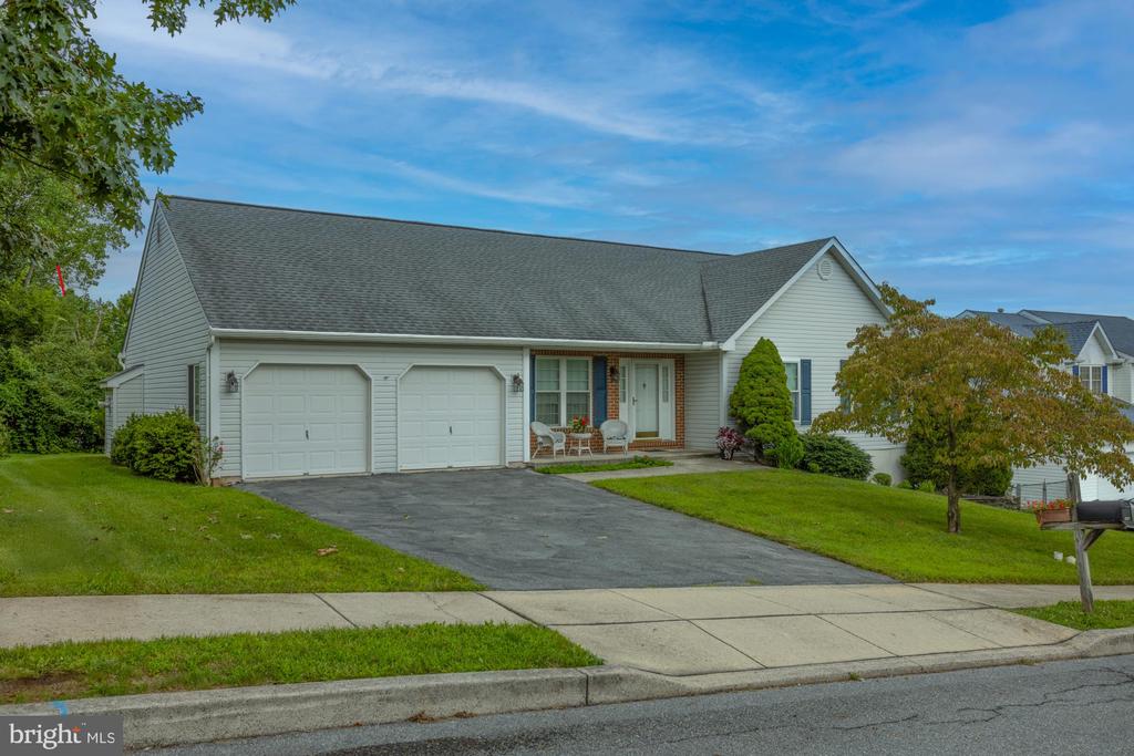 Harding St, Birdsboro, PA 19508