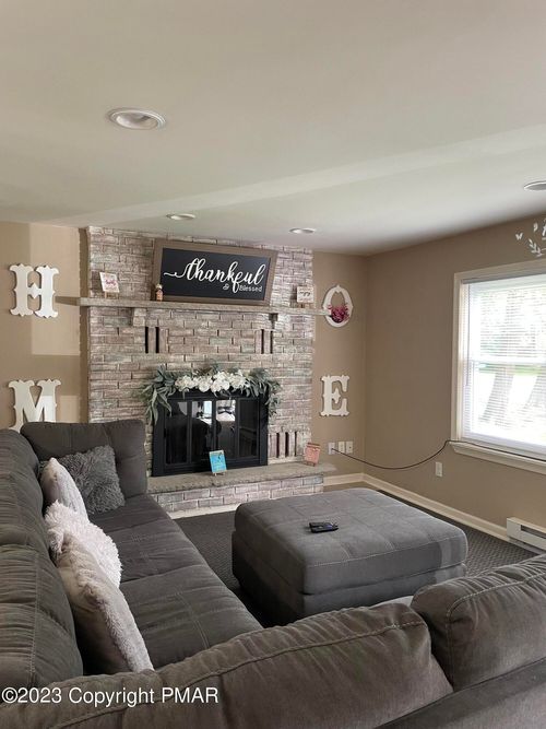 482 Alter Ave, Pocono Summit, PA, 18346-7869 | Card Image