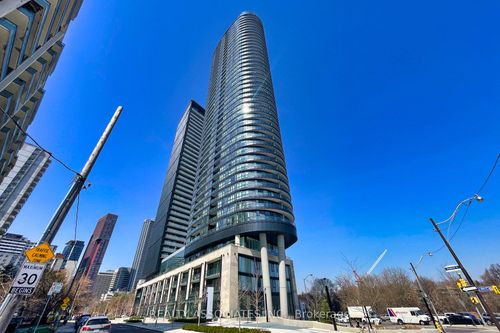 2817-585 Bloor St E, Toronto, ON, M4W0B3 | Card Image