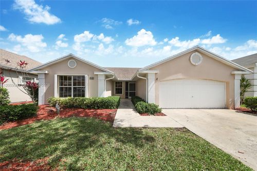 2395 Se 7th Pl, Homestead, FL, 33033-5268 | Card Image