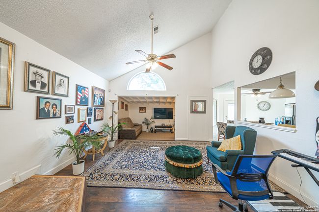 9907 Autumn Vly, House other with 4 bedrooms, 3 bathrooms and null parking in Converse TX | Image 7