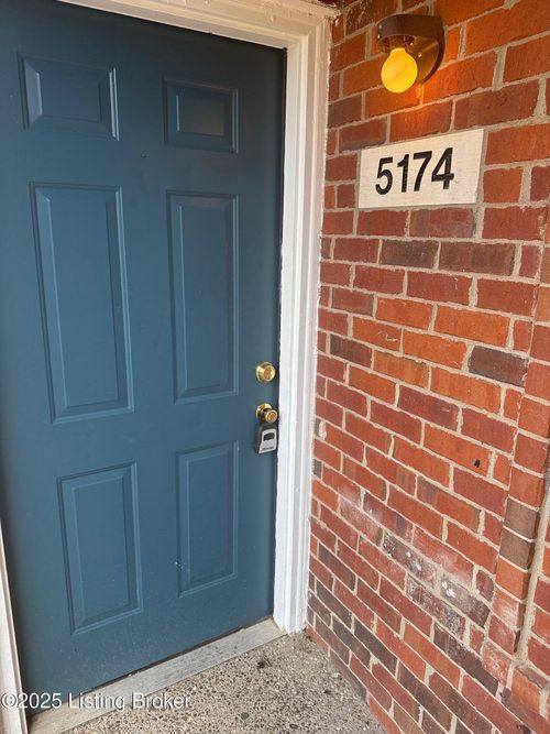 5174 Keegan Way, Louisville, KY, 40291-1186 | Card Image