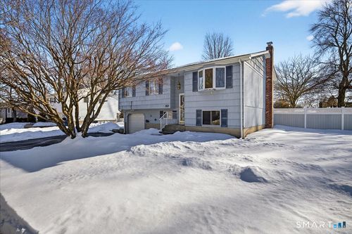 80 Flower Dr, Hamden, CT, 06518-2414 | Card Image
