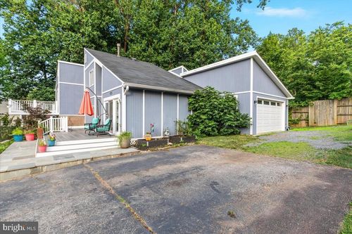 9333 Raintree Rd, BURKE, VA, 22015-1943 | Card Image