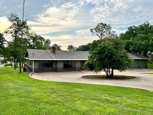 6800 Magnolia Dr, Kingston, OK, 73439-6627 | Card Image