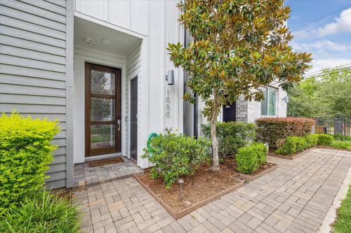 1050 Timbergrove Yards Ln, Houston, TX, 77008-2906 | Card Image