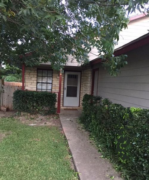 800 Kimberly St, Georgetown, TX, 78628-2725 | Card Image