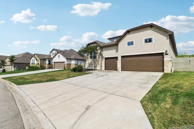 1239 Yaupon Loop, House other with 4 bedrooms, 3 bathrooms and null parking in New Braunfels TX | Image 3