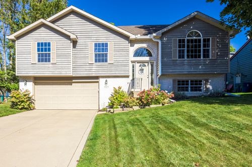 915 Quail Ridge Dr, Chesterton, IN, 46304-1050 | Card Image