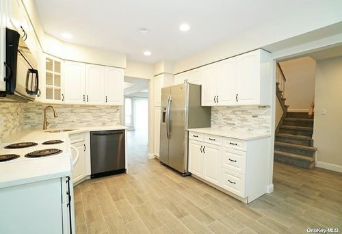 65 Manors Dr, Jericho, NY, 11753-1701 | Card Image