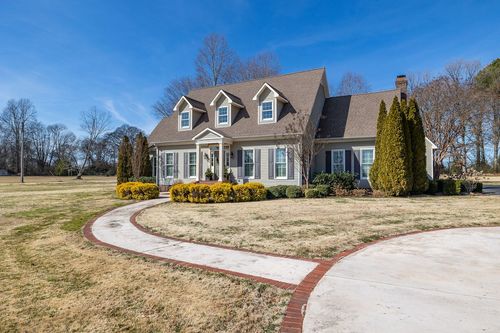 268 Walden Rd, Lawrenceburg, TN, 38464-3070 | Card Image