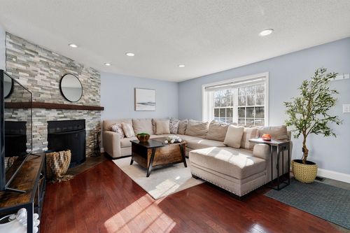 apt-47-5 Meadowhill Ct, South Easton, MA, 02375-1579 | Card Image