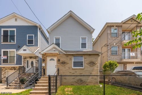 565 Pennsylvania Ave, Elizabeth, NJ, 07201-1101 | Card Image