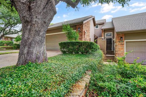 8518 Coppertowne Ln, Dallas, TX, 75243-8035 | Card Image