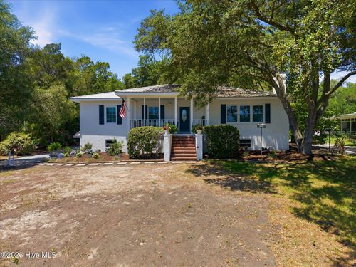305 River Drive, Southport, NC, 28461 | Card Image
