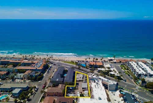 3056 Carlsbad Blvd, Carlsbad, CA, 92008-2905 | Card Image