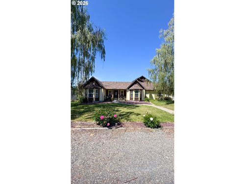 800 E St, Baker City, OR, 97814-1941 | Card Image