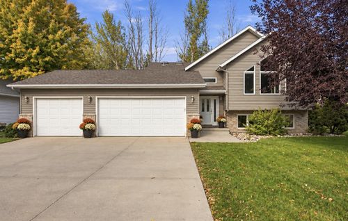 2617 38 1/2 Ave S, Fargo, ND, 58104-7022 | Card Image