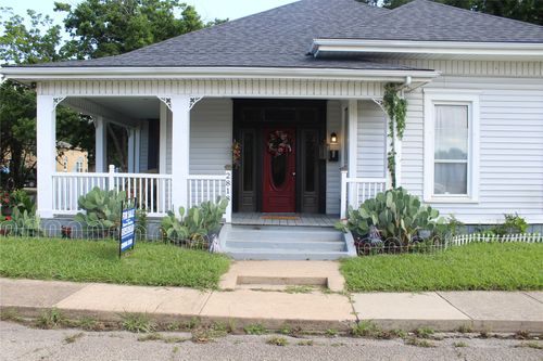 2818 Blades St, Greenville, TX, 75401-3214 | Card Image