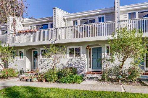 447 Oak Ave, Redwood City, CA, 94061-2379 | Card Image