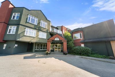 304 - 2800 Chesterfield Ave, Condo with 2 bedrooms, 2 bathrooms and 1 parking in North Vancouver BC | Image 1