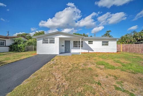 4911 Nw 16th St, Lauderhill, FL, 33313-5525 | Card Image