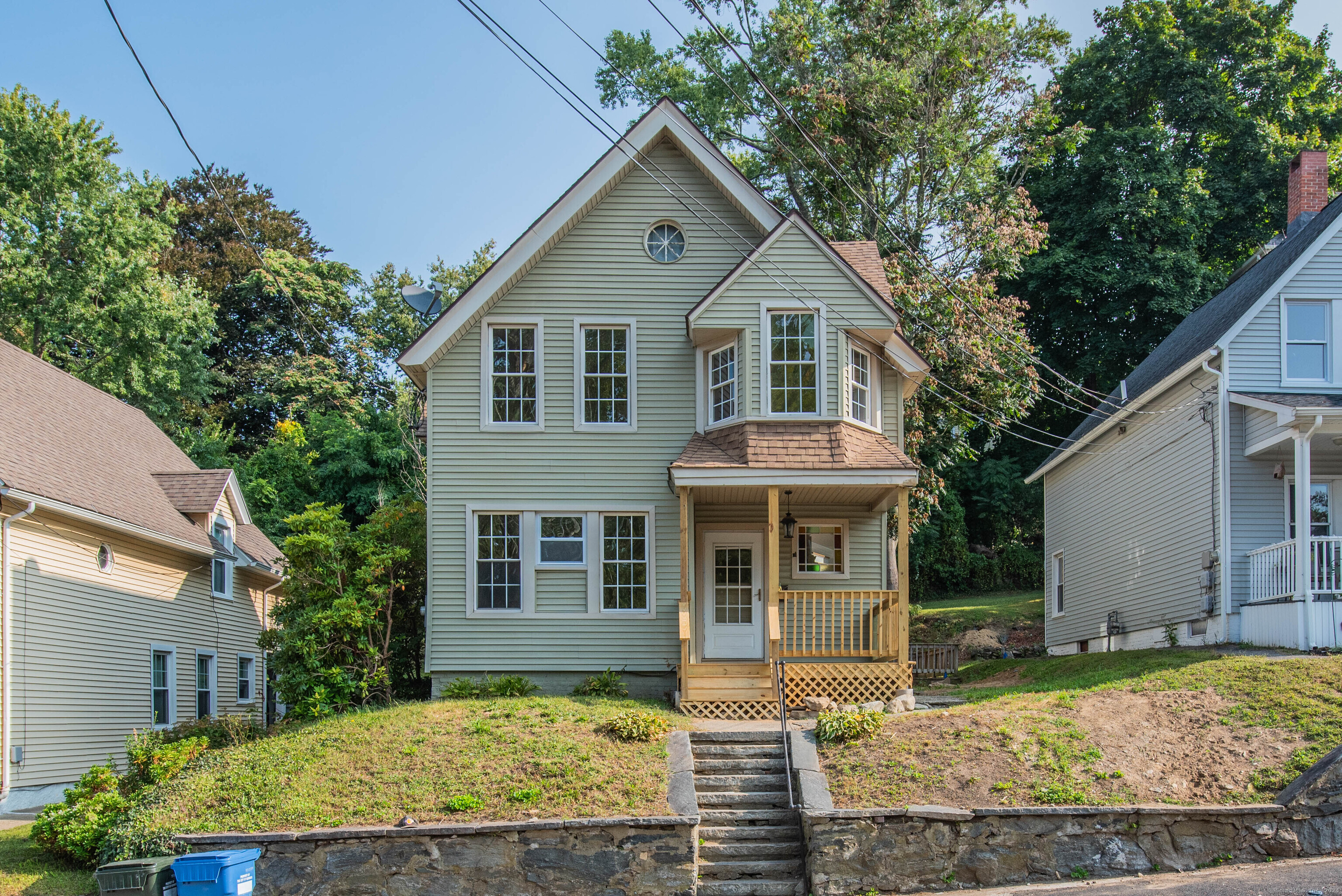 Oak St, Norwich, CT 06360
