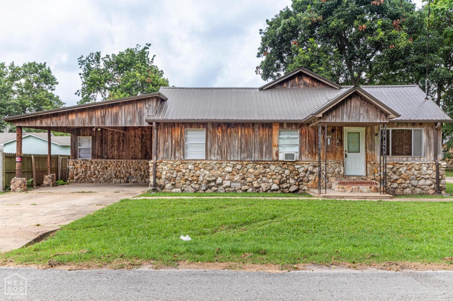 Clarence St, Manila, AR 72442