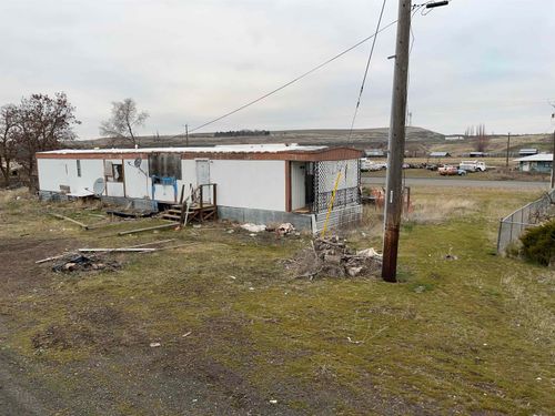 718 W 1st St, Sprague, WA, 99032-9638 | Card Image