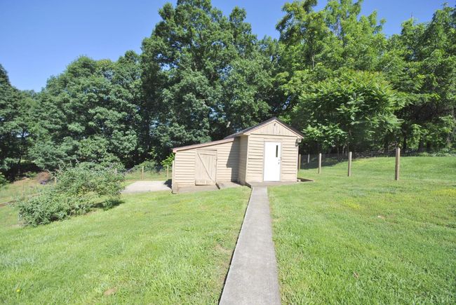 112 Half Moon Ln, House other with 3 bedrooms, 3 bathrooms and null parking in Rustburg VA | Image 48