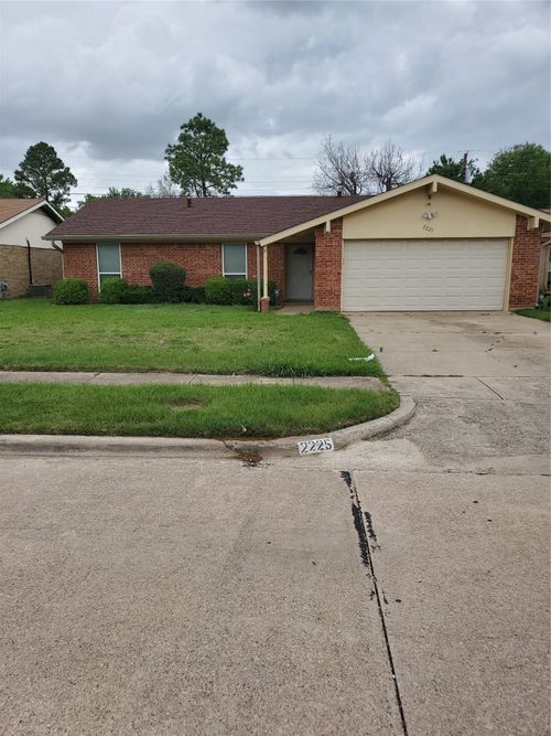 2225 Ruby Rd, Irving, TX, 75060-7116 | Card Image
