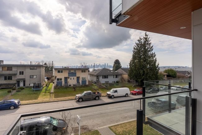 1 - 434 E 1 St Street, Home with 5 bedrooms, 3 bathrooms and 1 parking in North Vancouver BC | Image 2