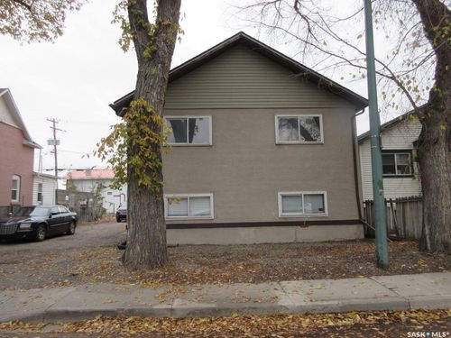 1817 Quebec St, Regina, SK, S4P1J6 | Card Image