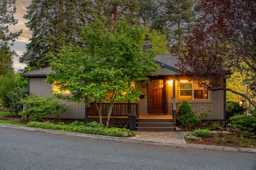 1155 Ne 9th St, Bend, OR, 97701-4438 | Card Image
