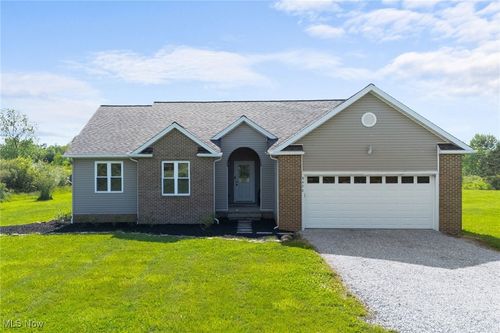 8420 Dewey Rd, Montville, OH, 44064-9719 | Card Image