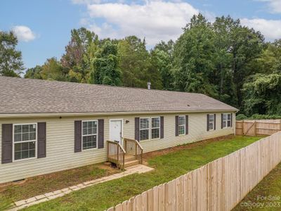 172 Cooks Lake Road, House other with 4 bedrooms, 3 bathrooms and null parking in Gastonia NC | Image 1