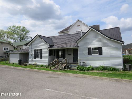 413 S Main St, Jellico, TN, 37762-2003 | Card Image