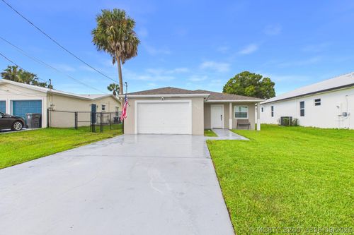 6784 3rd St, Jupiter, FL, 33458-3807 | Card Image