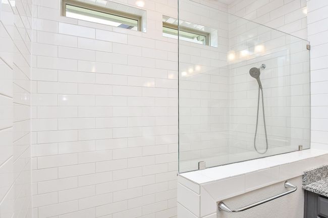 Primary bath | Image 19