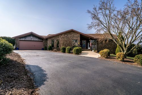 368 Broadmoor Ln, Broadway, VA, 22815-9646 | Card Image