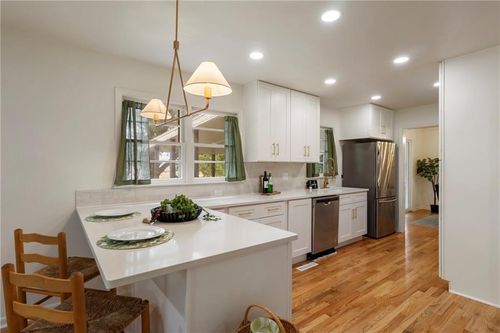 508 W 96th Ter, Kansas City, MO, 64114-3932 | Card Image