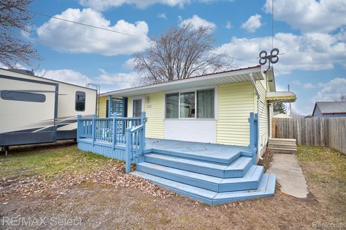 502 W Benjamin St, Linwood, MI, 48634-9200 | Card Image