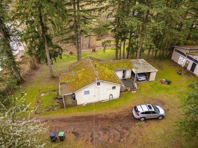 3381 208 St, House other with 3 bedrooms, 2 bathrooms and 9 parking in Langley BC | Image 18