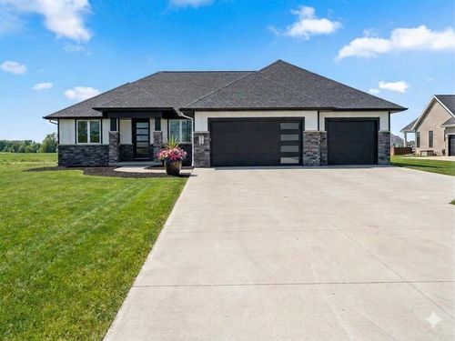 302 Kerrigan Drive, WRIGHTSTOWN, WI, 54180 | Card Image