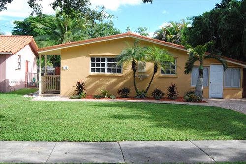 270 S Melrose Dr, Miami Springs, FL, 33166-5032 | Card Image