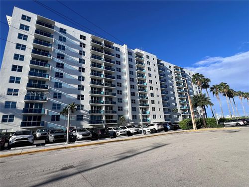 apt-2c-7501 E Treasure Dr, North Bay Village, FL, 33141-4301 | Card Image