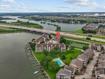 212 - 18809 Egret Bay Boulevard, Home with 1 bedrooms, 1 bathrooms and null parking in Webster TX | Image 2