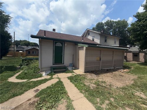 818 Halter Ct Nw, Canton, OH, 44708-4364 | Card Image